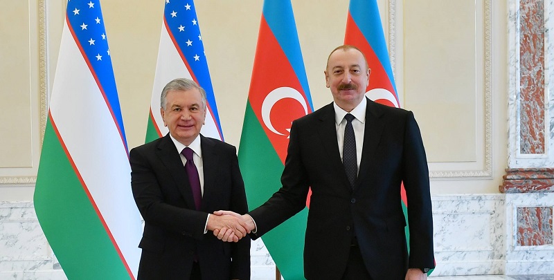 Mirziyoyevdən İlham Əliyevə TƏBRİK