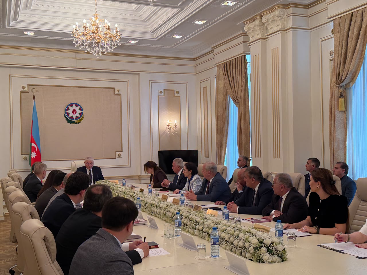 Mazahir Panahov holds a meeting
