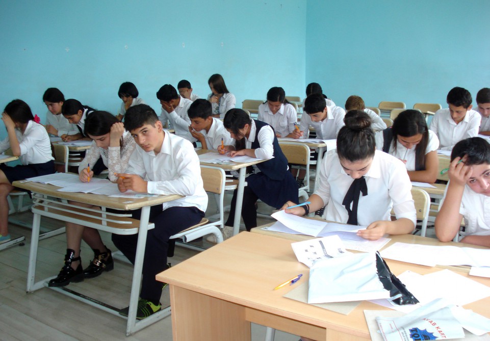 İmtahanda 4 nəfər maksimum bal topladı
