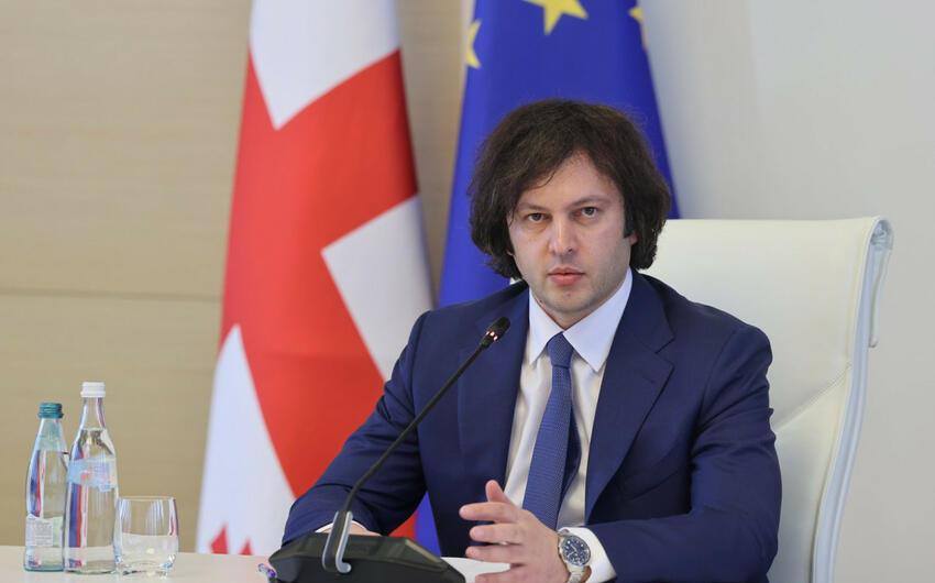 Baş nazir onu "xəyanətkar" adlandırdı