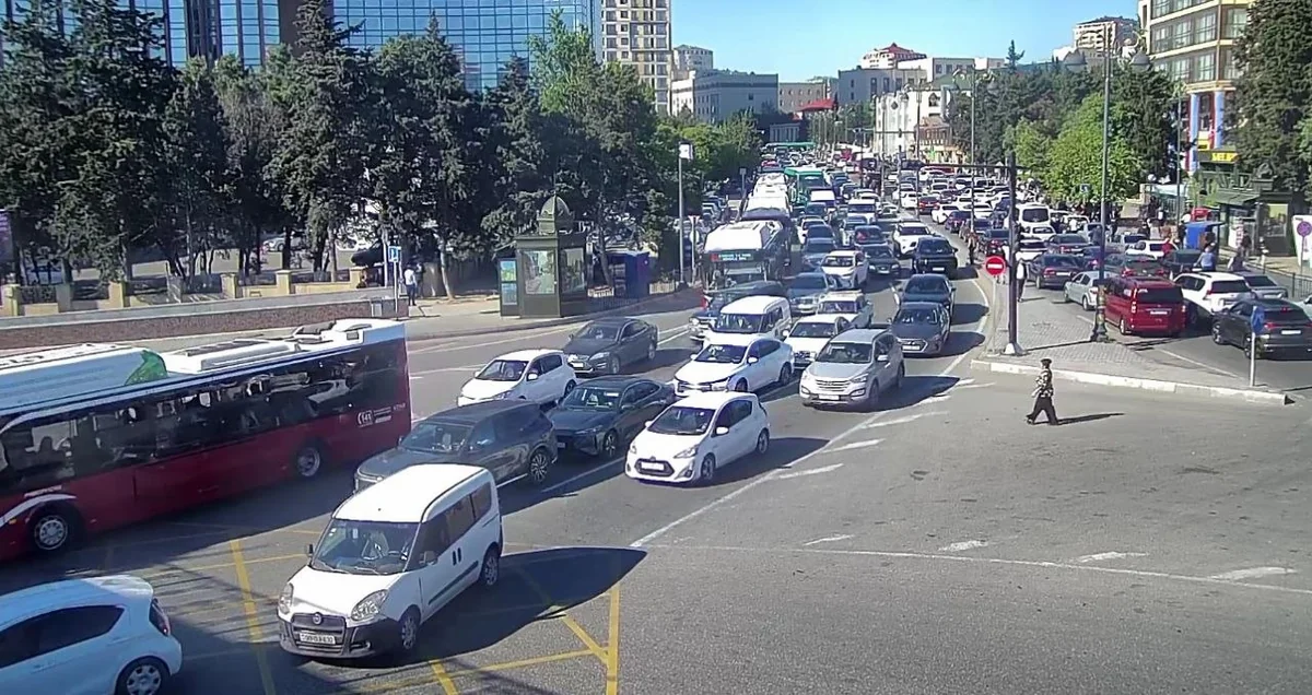 Bayram tətili bitdi, tıxac başladı
