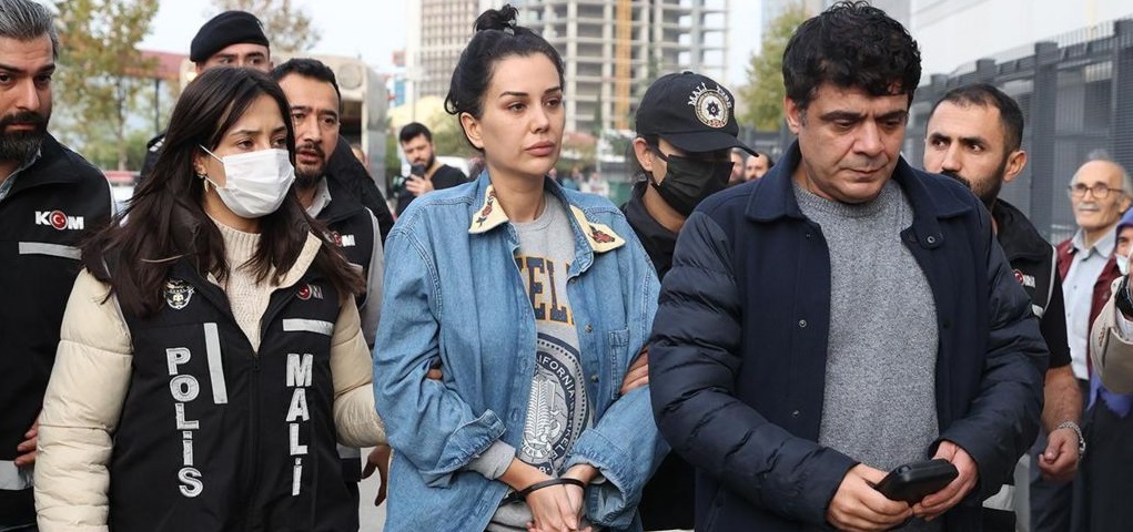 Famous blogger attacked - wounded