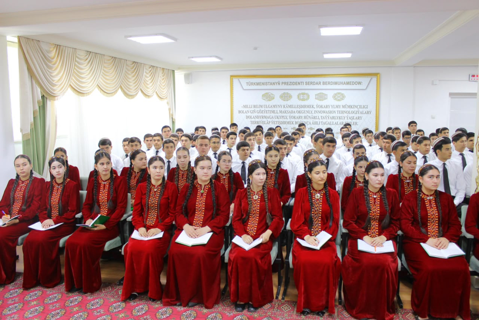 Aşqabadda Əcəmi Naxçıvaninin 900 illiyi qeyd olundu - FOTO