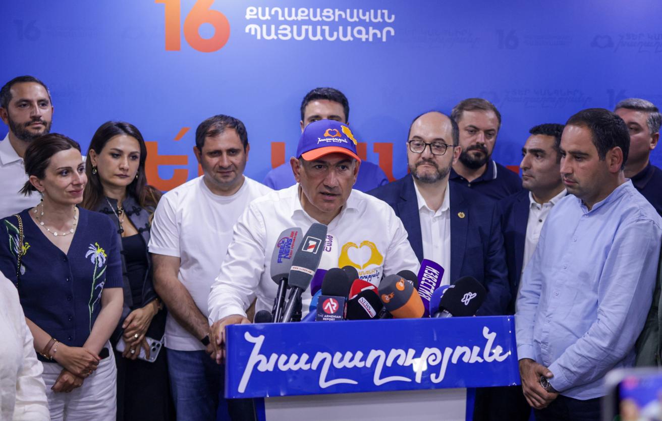 Paşinyan: Üçbaşlı müharibə partiyasını darmadağın etdik