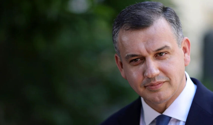 Rumıniyanın Baş naziri istefa verdi