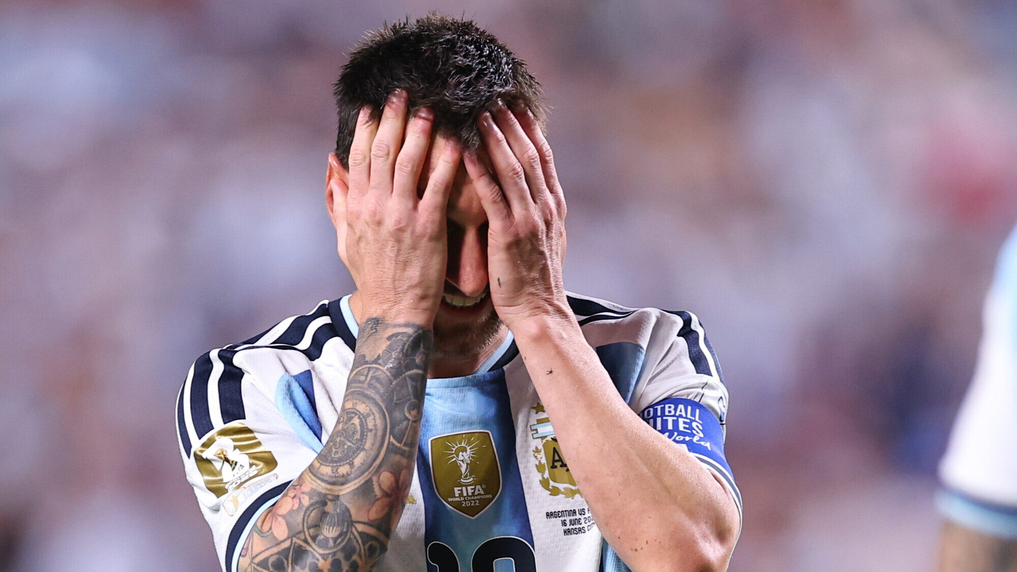 Messi niyə ağlayıb...