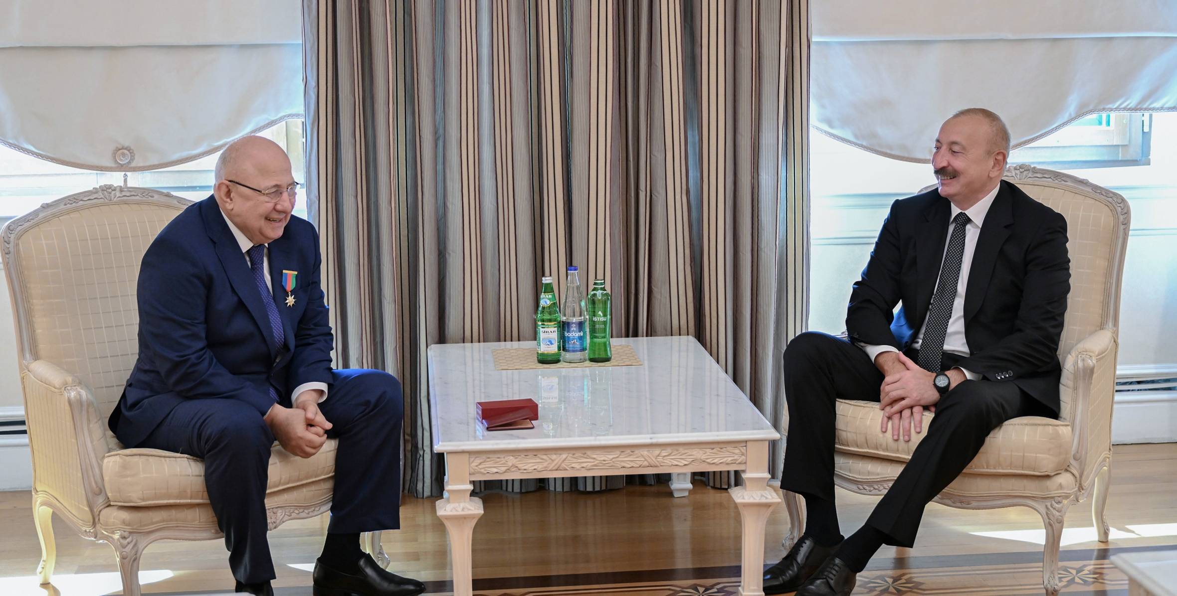 Prezident UNEC-in Dərbənd filialının direktoruna &ldquo;Dostluq&rdquo; ordenini təqdim etdi
