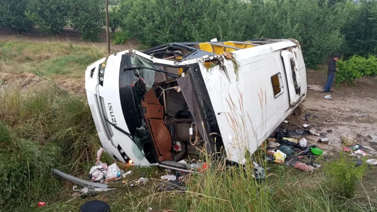 Türkiyədə avtobus aşdı - 4 ölü, 26 yaralı