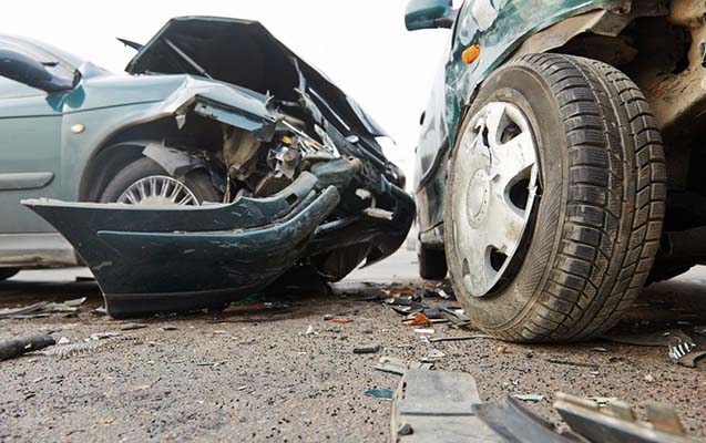 Salyanda iki "Mercedes" toqquşdu, 5 nəfər xəsarət aldı