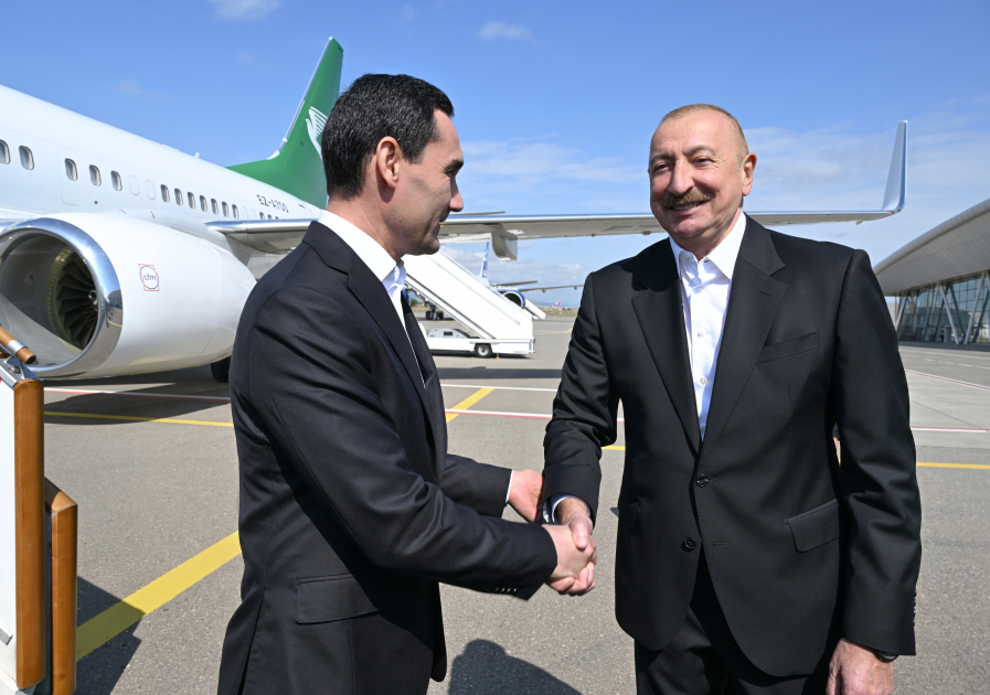 İlham Əliyev Türkmənistan Prezidentini Füzulidə qarşıladı