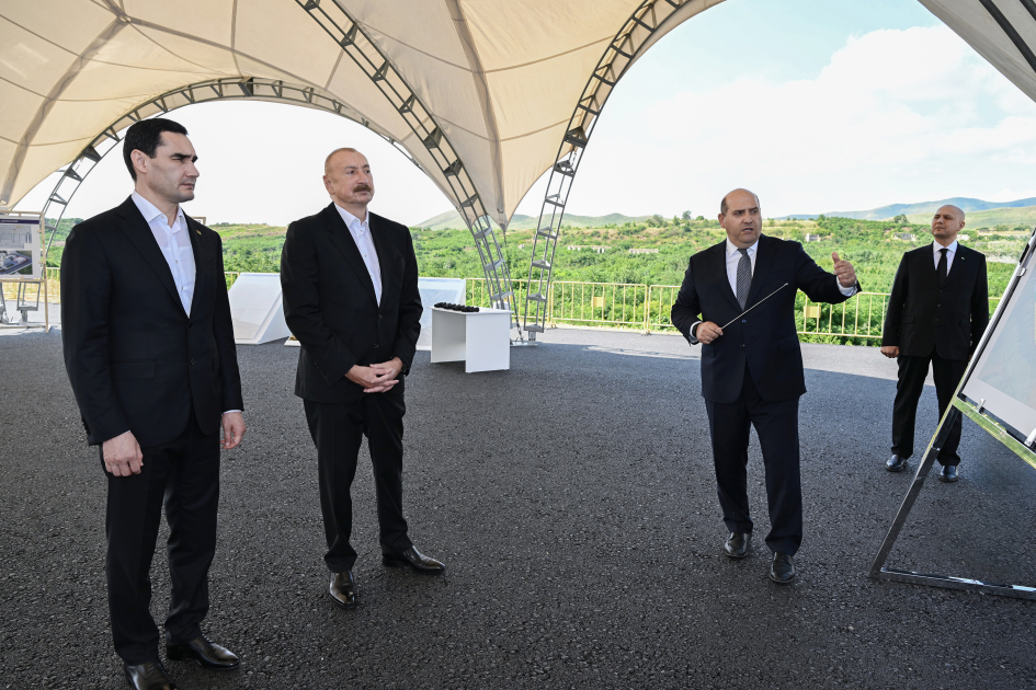 Dövlət başçıları Füzuli şəhərinin dağıdılmış yerlərinə baxıblar - FOTO