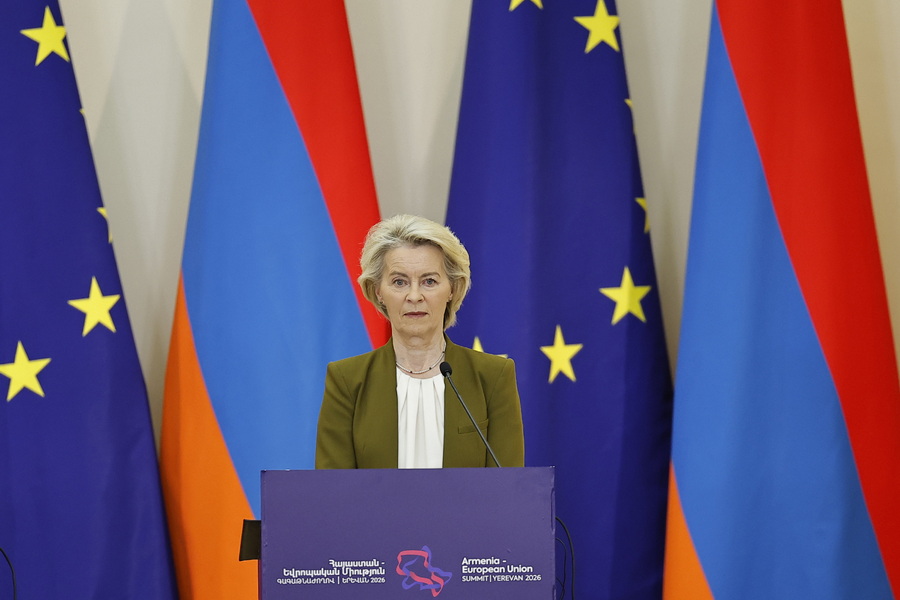 Ursula von der Layen Ermənistana gedir