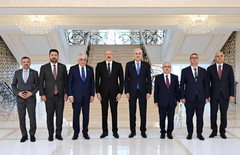 Prezident Numan Kurtulmuşu qəbul edib - FOTO