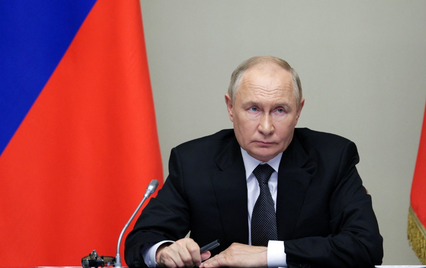 Putin yanacaqla&nbsp;bağlı müşavirə keçirdi