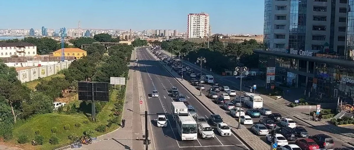 Sürücülərin nəzərinə: Paytaxtın əsas yollarında tıxac var