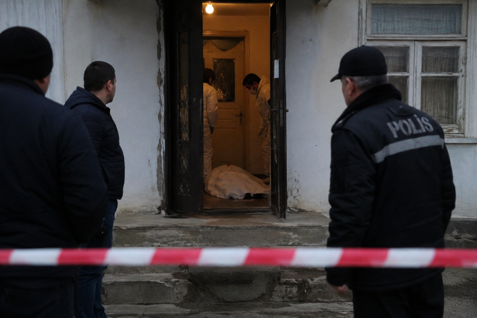 Şiştəpədə müəmmalı ölüm: 69 yaşlı qadın evində ölü tapıldı
