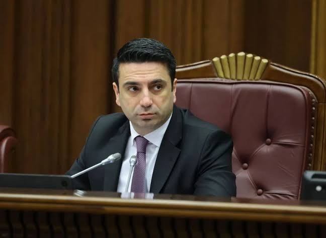 Simonyanın paylaşım telefonundakı məlumatları üzə çıxardı - VİDEO