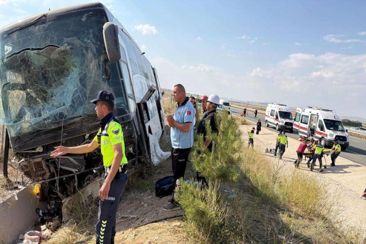 Türkiyədən İraqa gedən avtobus qəzaya uğrayıb, 40 nəfər...