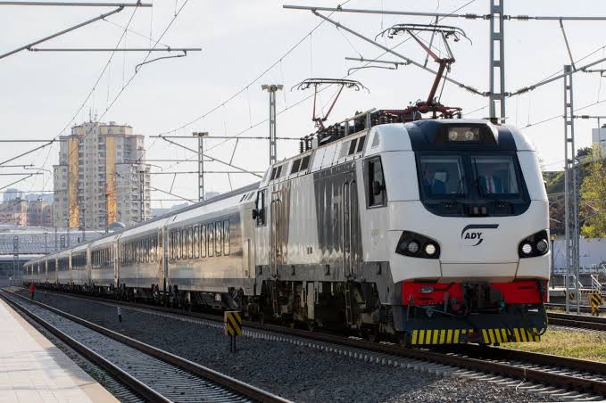65 manatla Tbilisiyə səyahət etmək mümkün olacaq