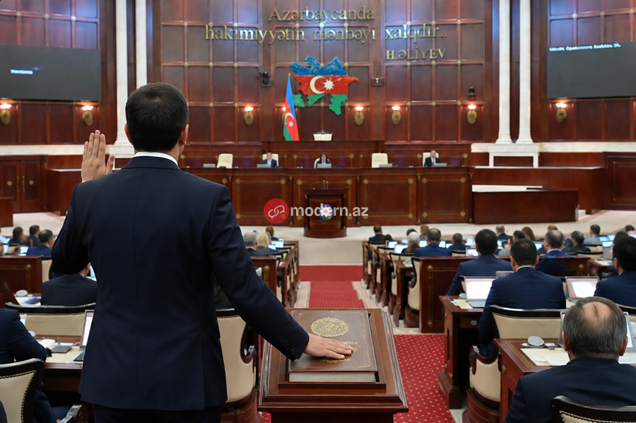 Azerbaycan'da milletvekili yemini neden yok...