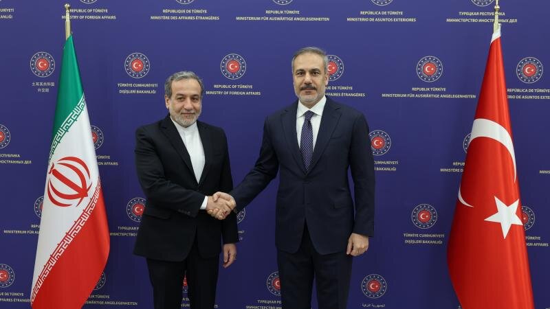 Fidan Əraqçi ilə son hadisələri müzakirə etdi