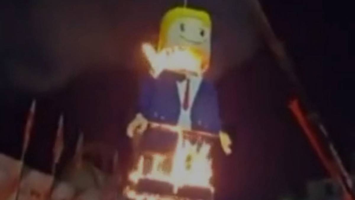 Trump's effigy burned in Iran