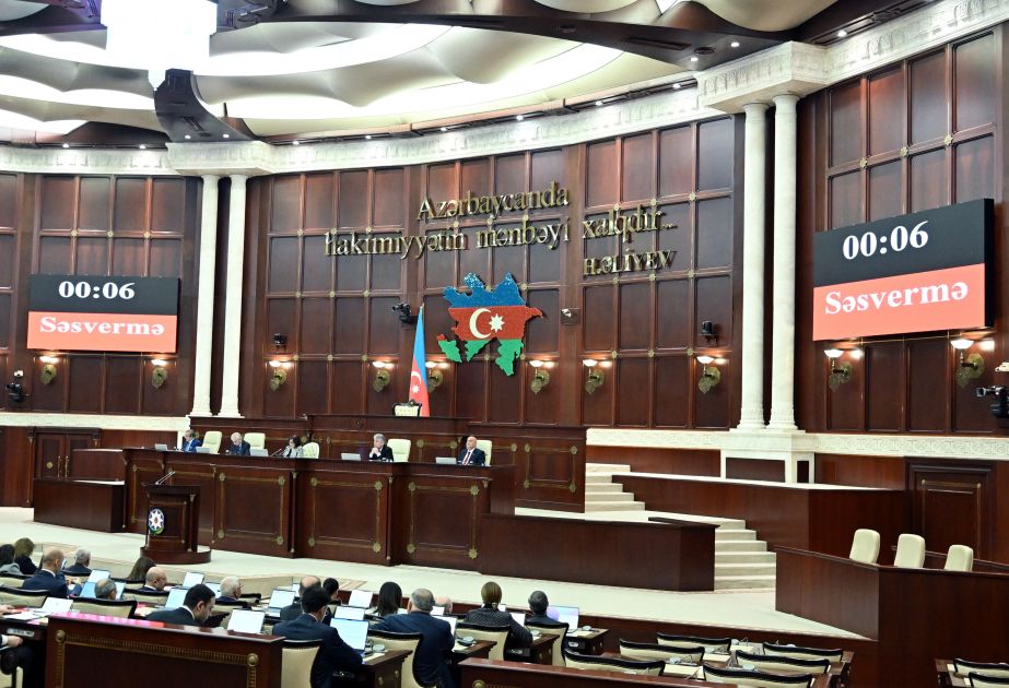 Deputatlar 22 məsələni müzakirə etmək üçün toplaşdı