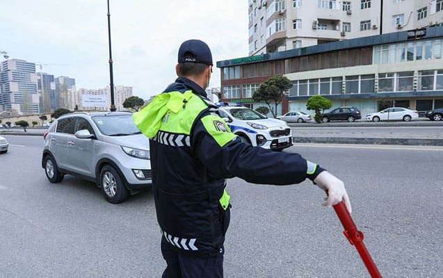 Polis nasaz avtomobillərlə bağlı sürücülərə&nbsp;müraciət etdi