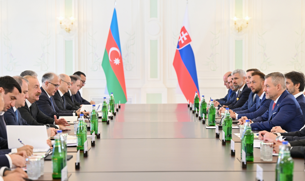 İlham Əliyevin Şuşada Slovakiya Prezidenti ilə geniş tərkibdə görüşdü