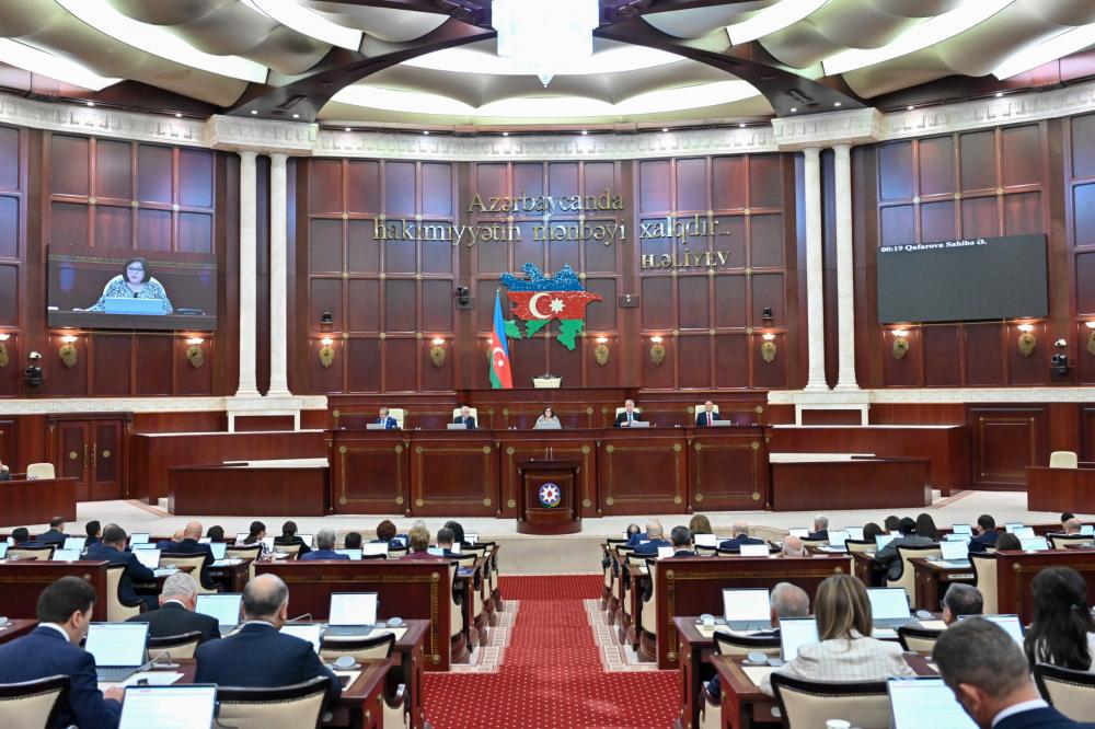 Milli Məclisin növbədənkənar sessiyasının sonuncu iclası başladı