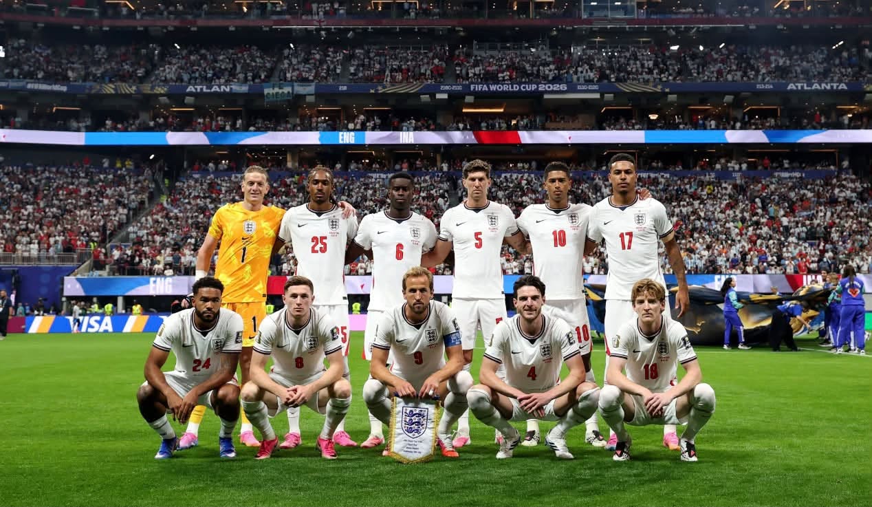 Kral&nbsp;futbolçulara müraciət etdi