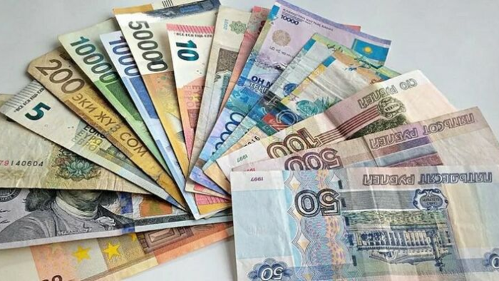 Valyuta bazarında son vəziyyət: avro və lirə ucuzlaşdı