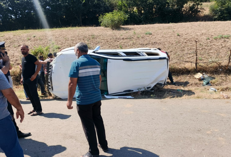 Cəlilabadda&nbsp;"Toyota Prado" aşdı, 4 nəfər yaralandı