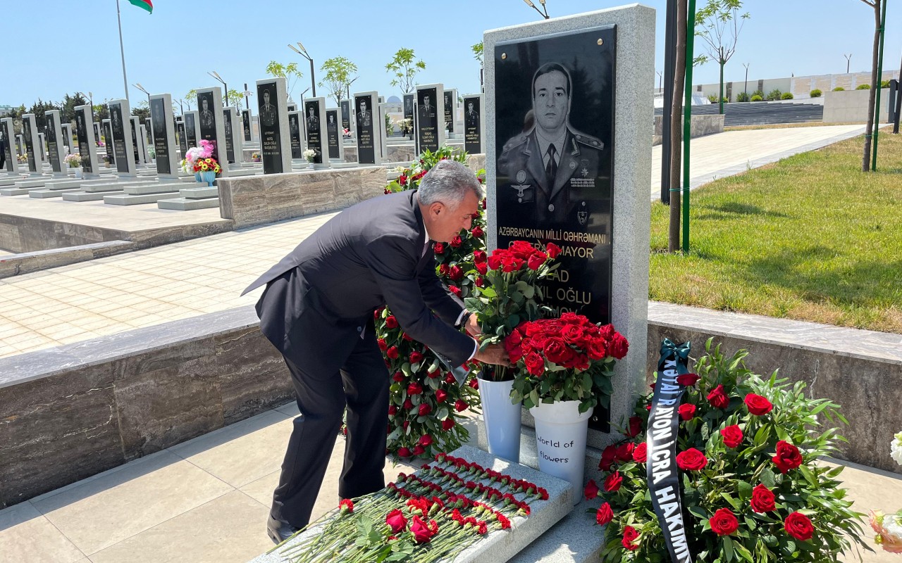 Abdin Fərzəliyev şəhidləri və onların ailə üzvlərini ziyarət edib -&nbsp;FOTOLAR