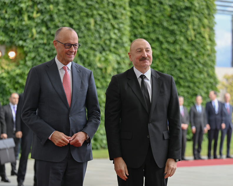 İlham Əliyev Berlində&nbsp;Avropa İttifaqı ilə əlaqələrdən DANIŞDI