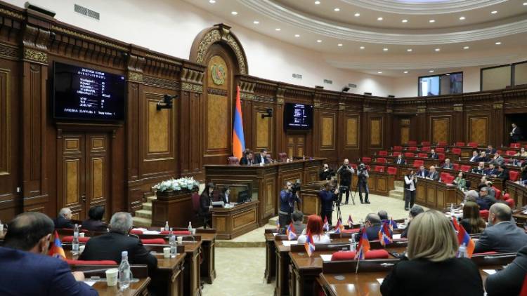 Ermənistanda yeni parlamentin ilk iclas tarixi elan olundu