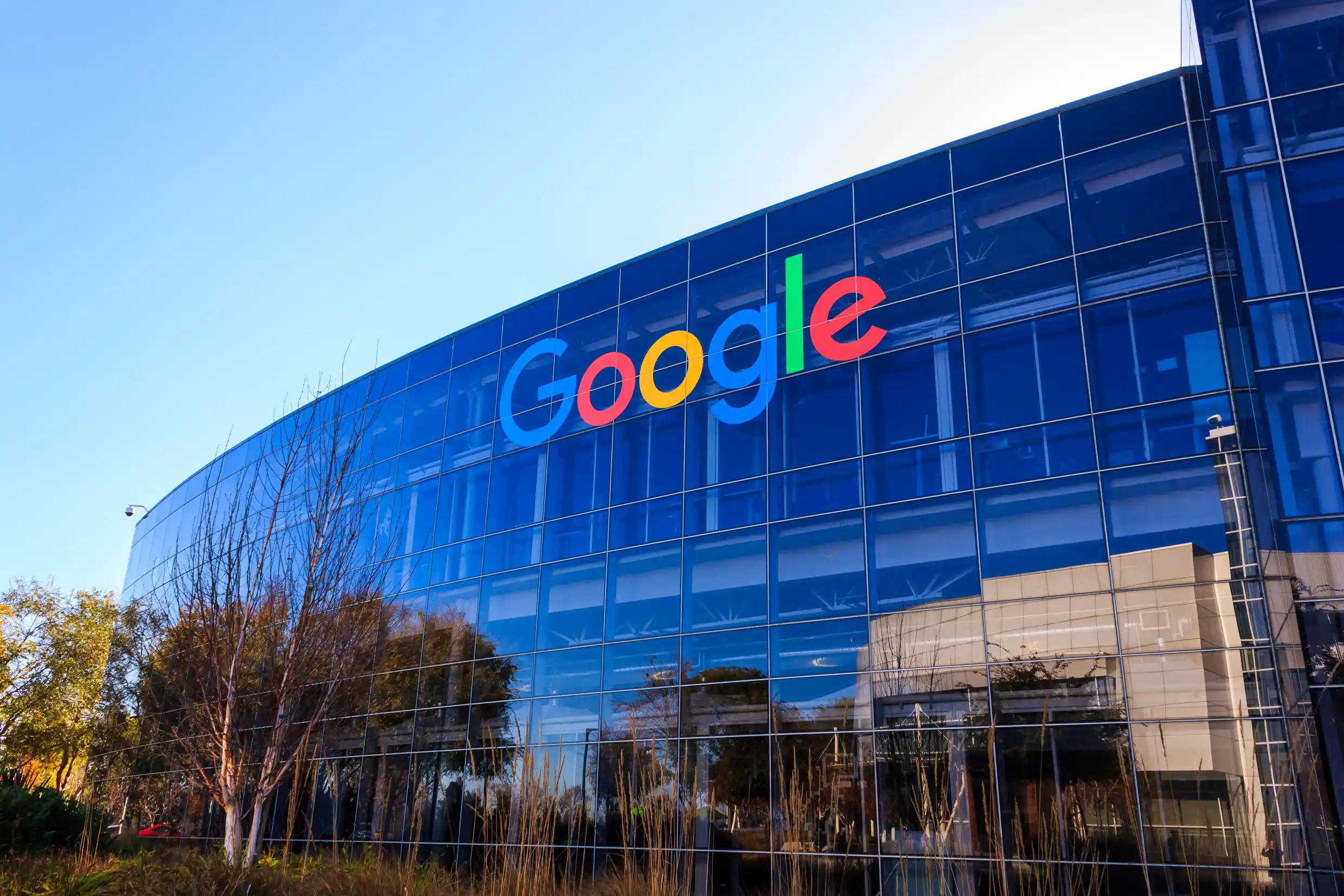"Google" 1 milyard dollara yaxın cərimə edildi