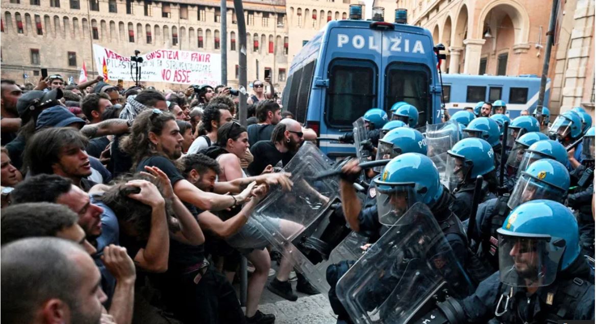 İtaliyada etirazlar - 60 polis yaralandı