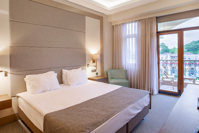 Turistlərin sayındakı azalma hotellərin gəlirlərini 4% azaldıb