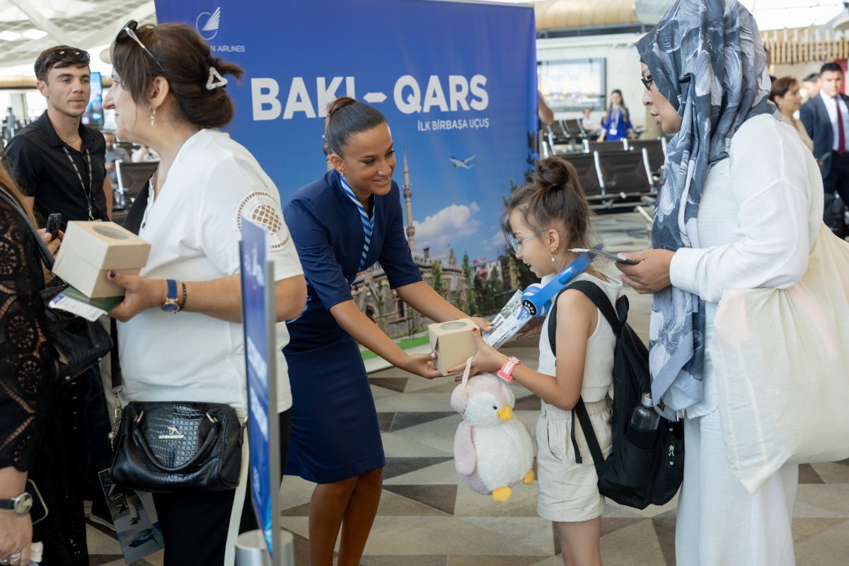 AZAL Qarsa uçuşlara başladı - FOTO