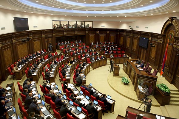 Kürd deputat Ermənistan parlamentində sədrlik edəcək