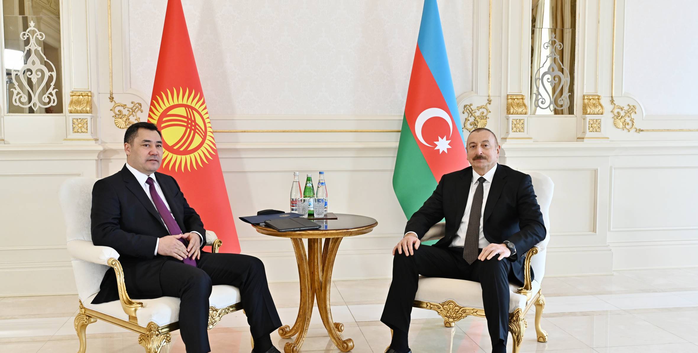 İlham Əliyev Qırğızıstanda rəsmi qarşılandı