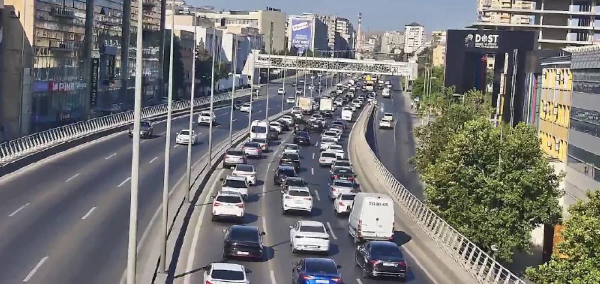 Bakıda cəmi iki yolda tıxac var