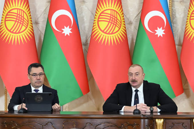 Prezidentlər məbuata bəyanatlarla çıxış edirlər