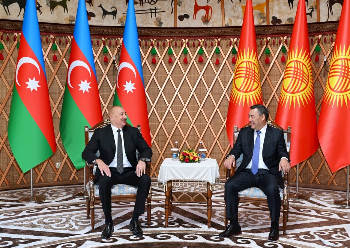 İlham Əliyev qırğız həmkarını Azərbaycana dəvət etdi