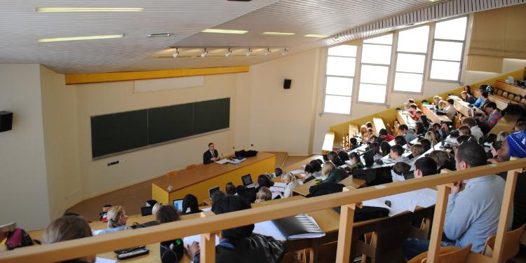 Subbakalavrların imtahansız qəbulunda yeni şərtlər tətbiq oluna bilər