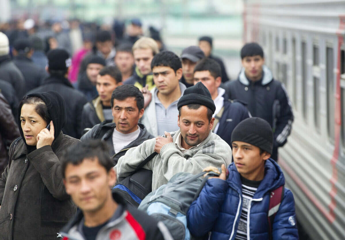 İspanya hükümeti göçmen akınına karşı harekete geçti&nbsp;