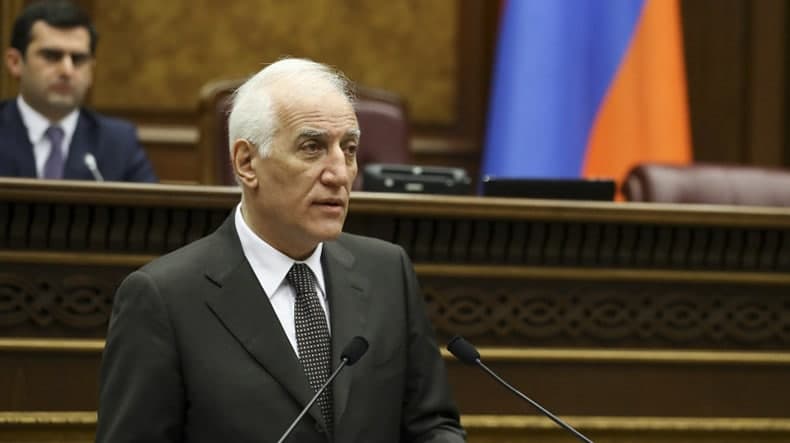 Ermənistan Prezidenti: "Cəmiyyət parlamentdən məsuliyyətli siyasət gözləyir"