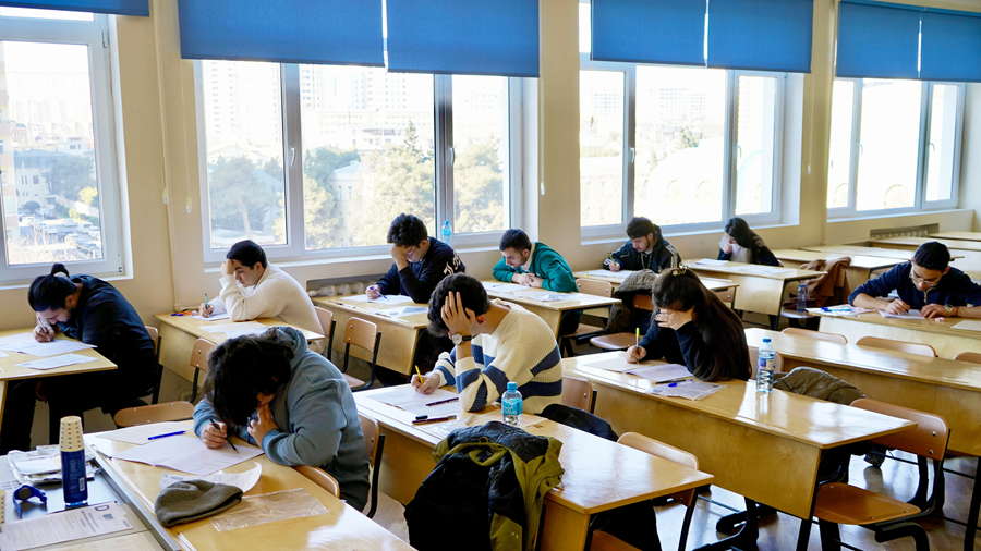 "300 ballıq ixtisasların 150 bala düşəcəyi real görünmür" -&nbsp;Təhsil eksperti