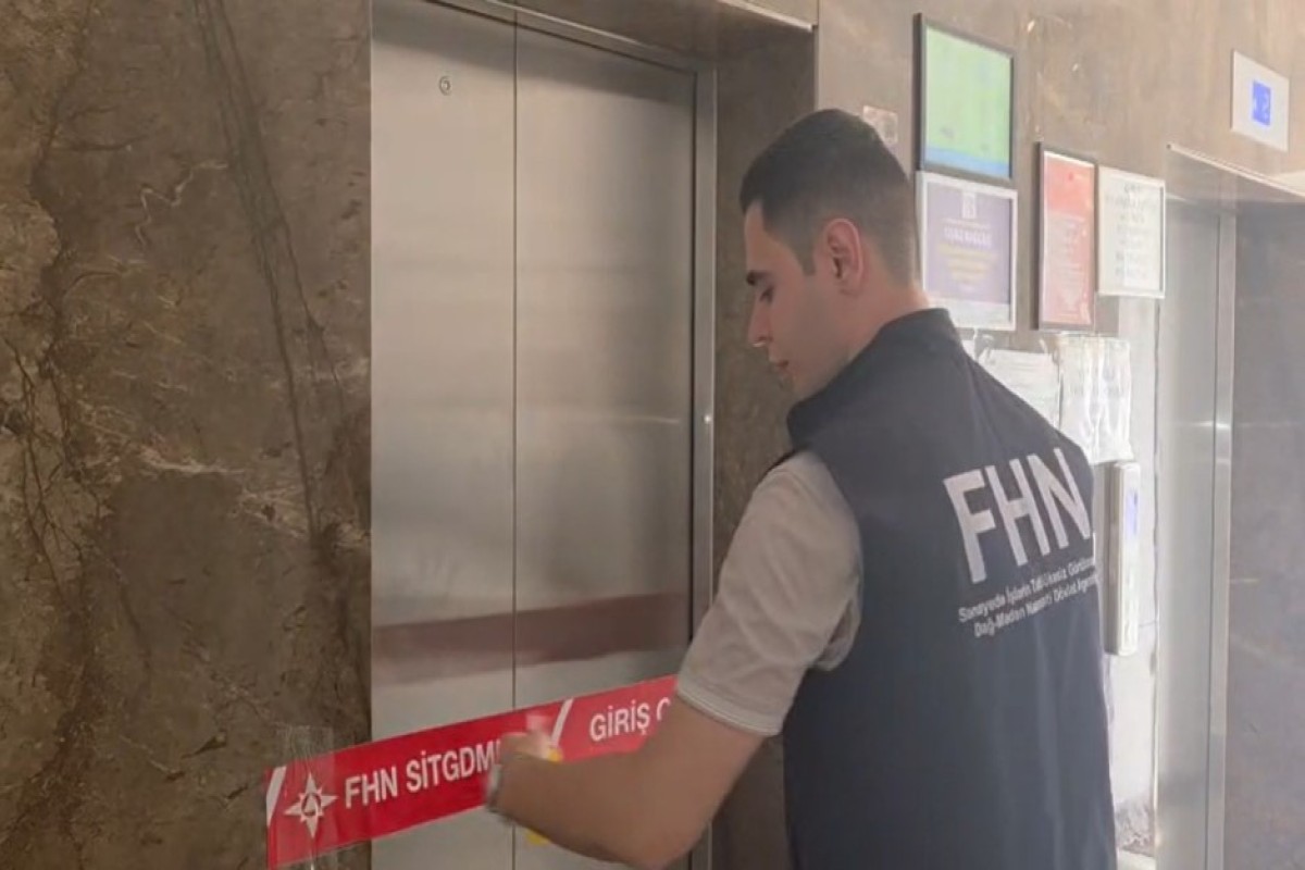 Bakıda yaşayış binasında liftin fəaliyyəti dayandırıldı - VİDEO